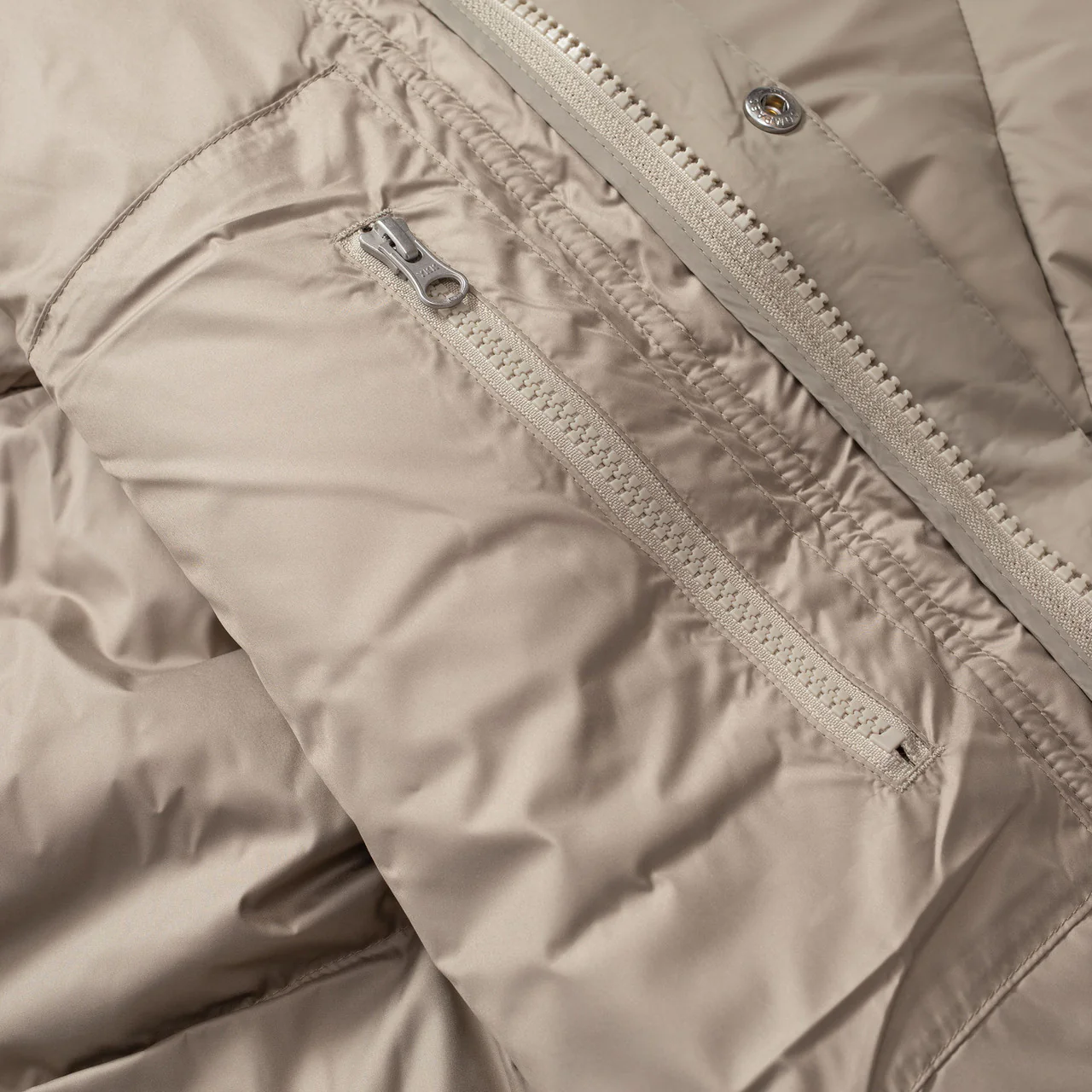 Wmns Dyngja Down Cropped Jacket - Image 10