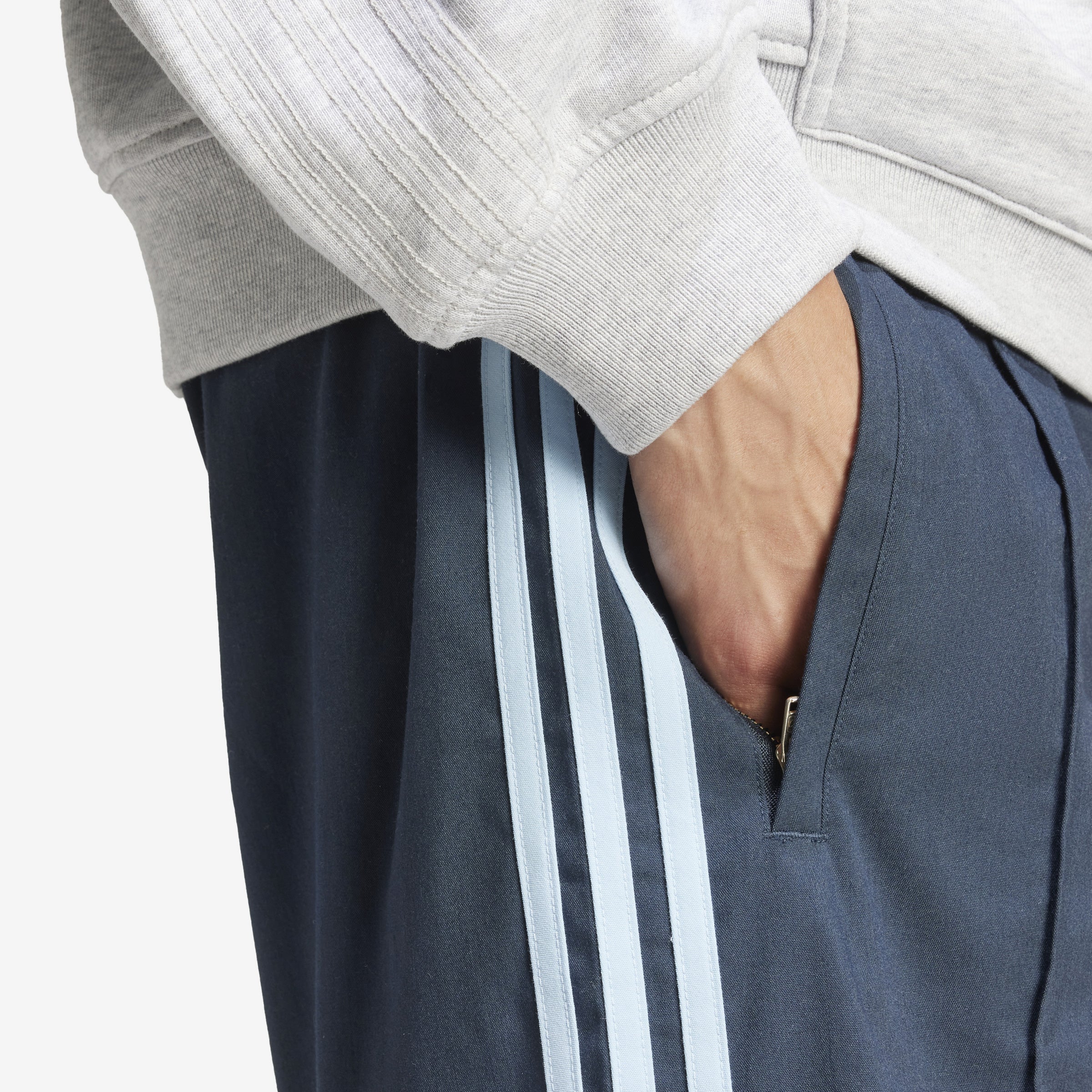 Premium Short - Image 6