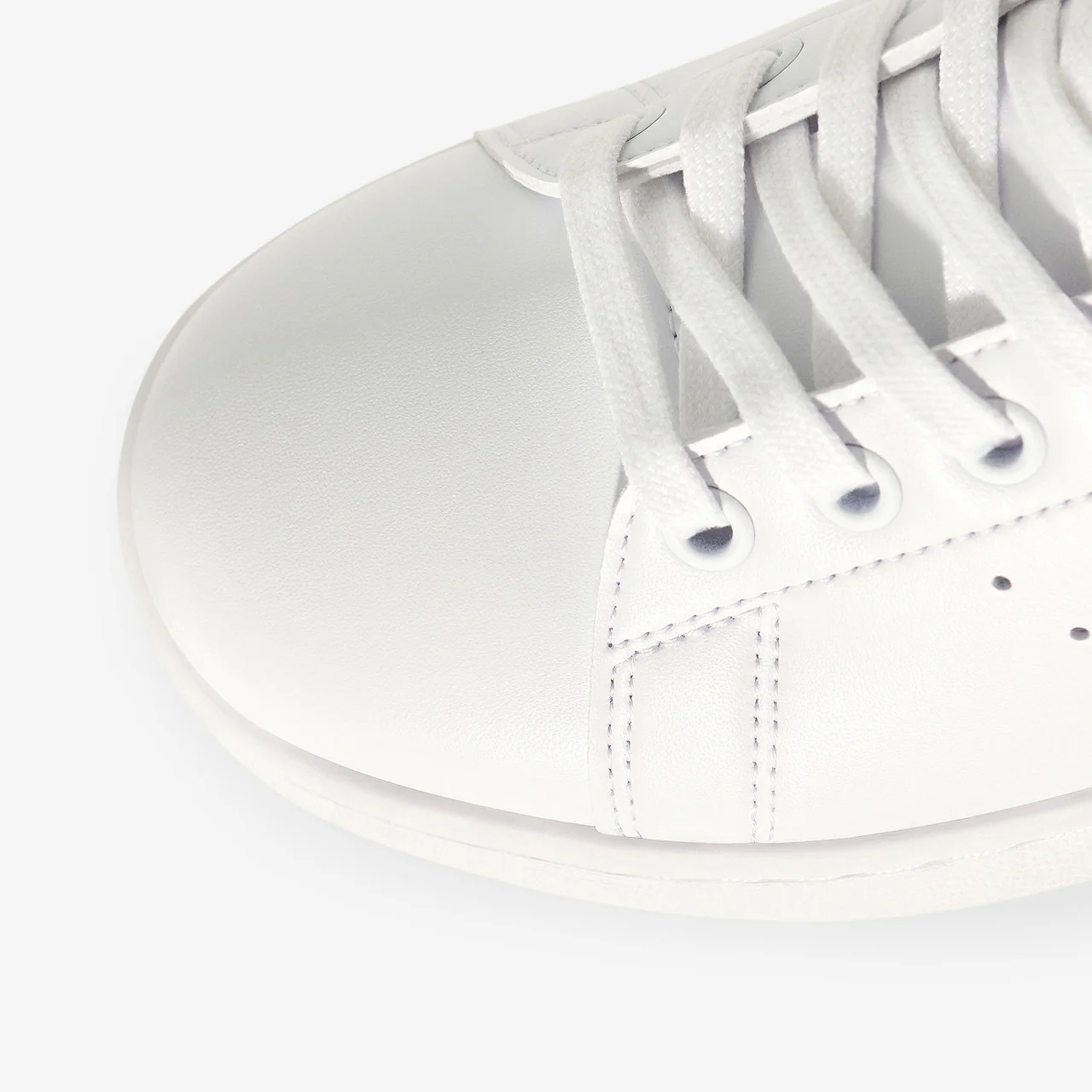 Stan Smith - Image 10