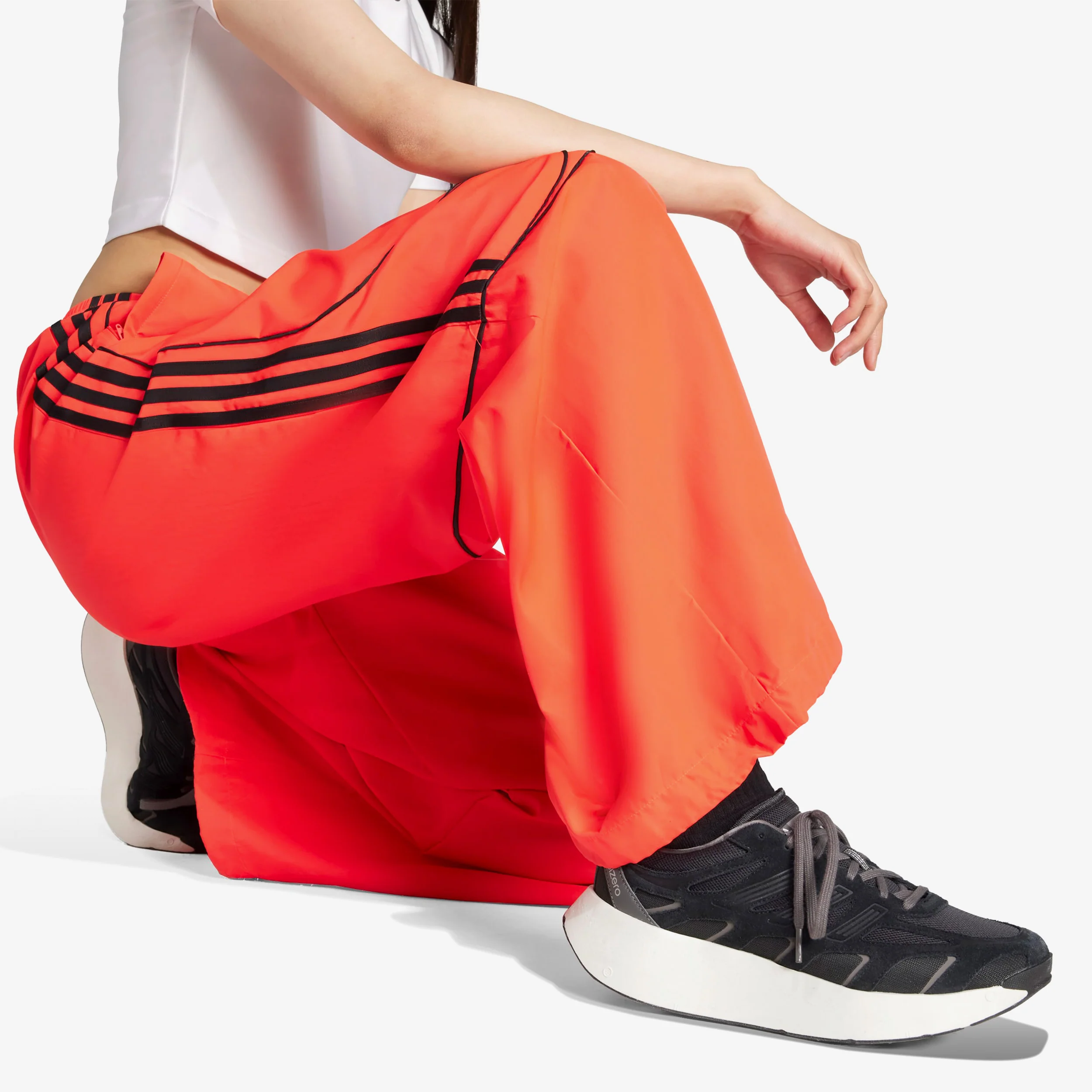 Wmns Teamgeist Adicolor Woven Track Pant - Image 5
