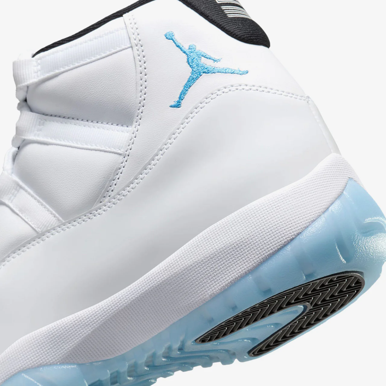 Air Jordan 11 Retro - Image 7