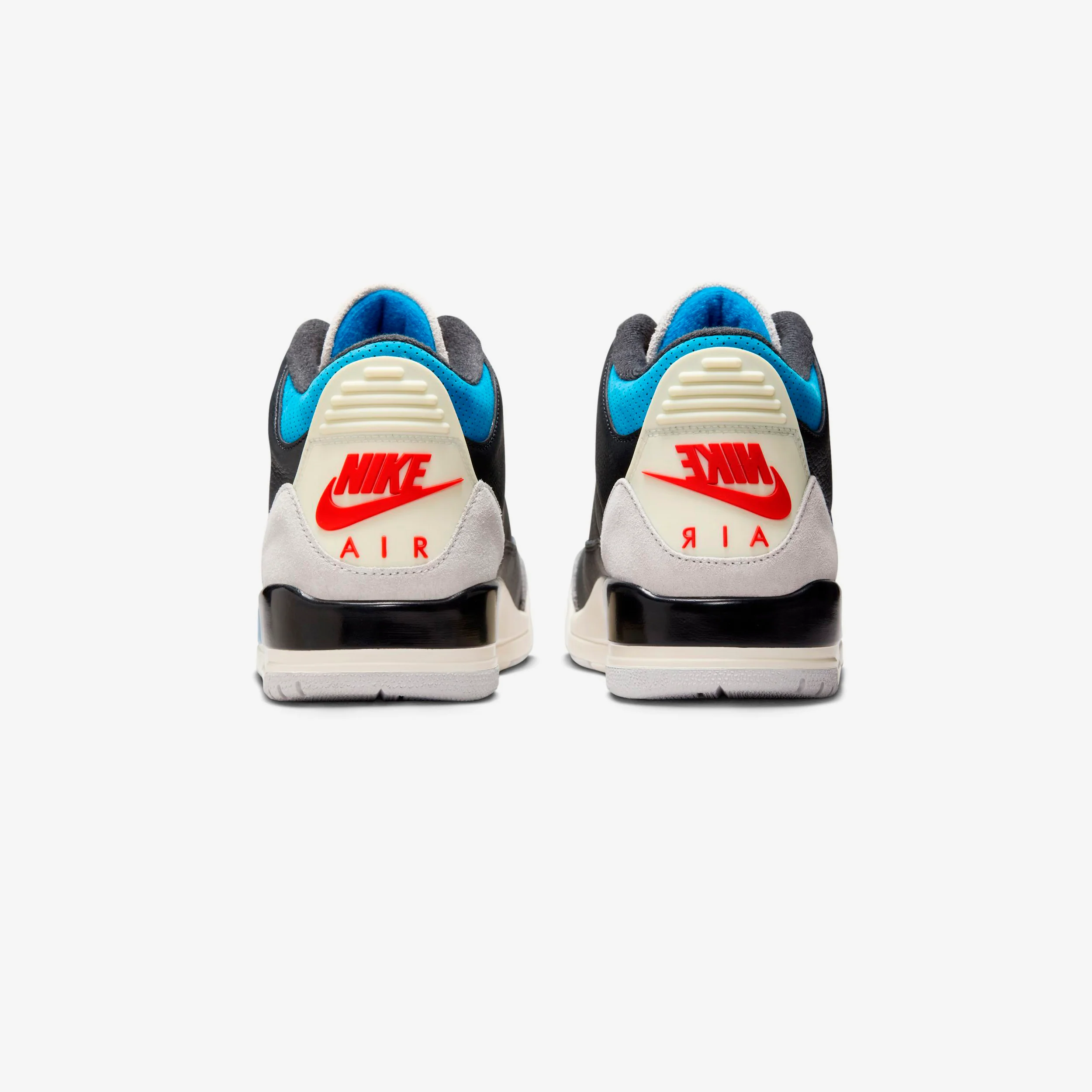 Air Jordan 3 Retro OG - Image 3