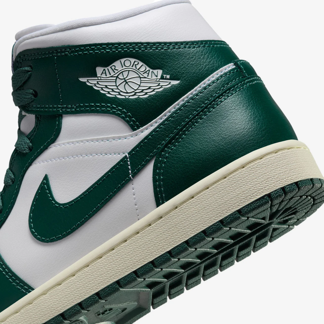 Wmns Air Jordan 1 Mid - Image 10