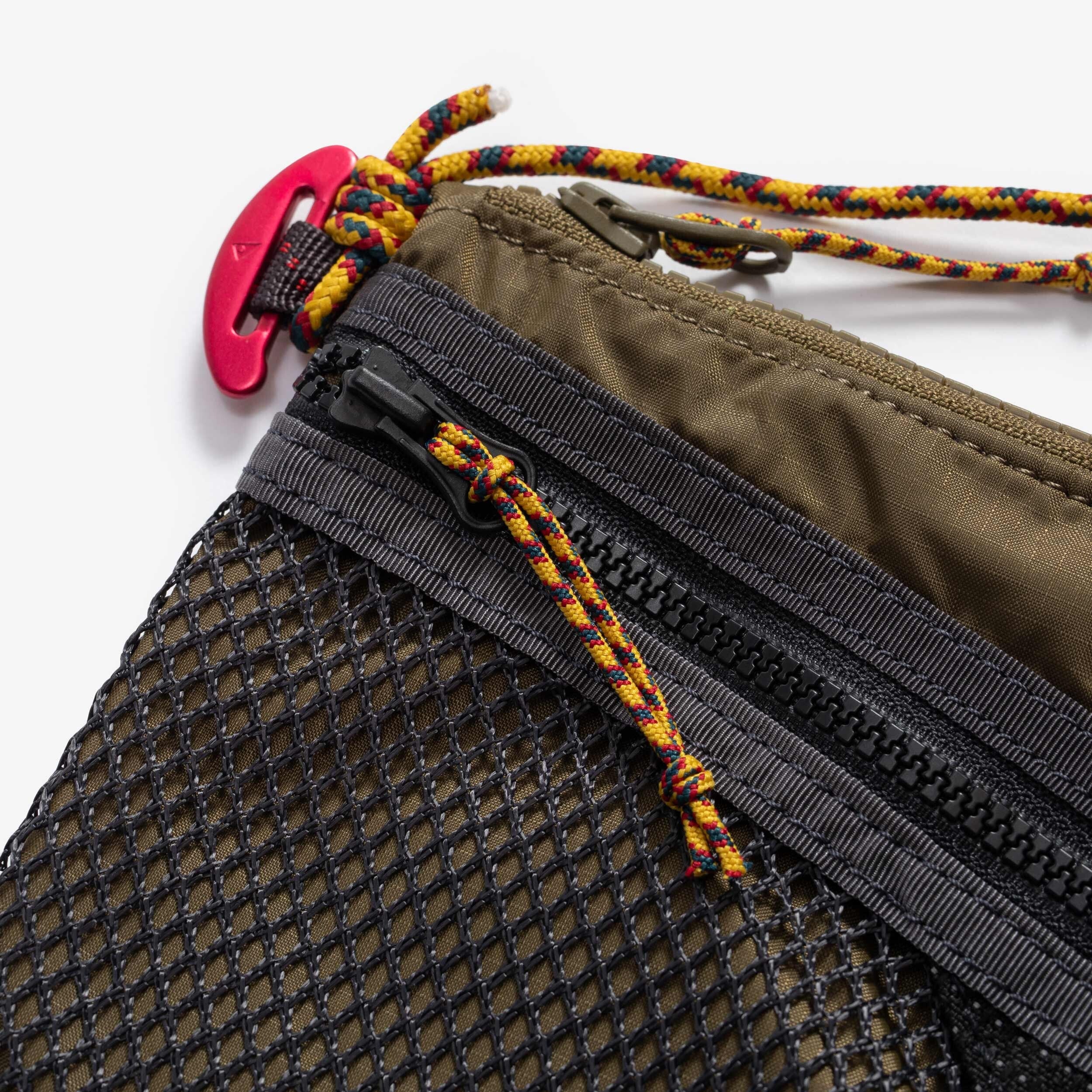 Algir Accessory Bag Medium - Image 5