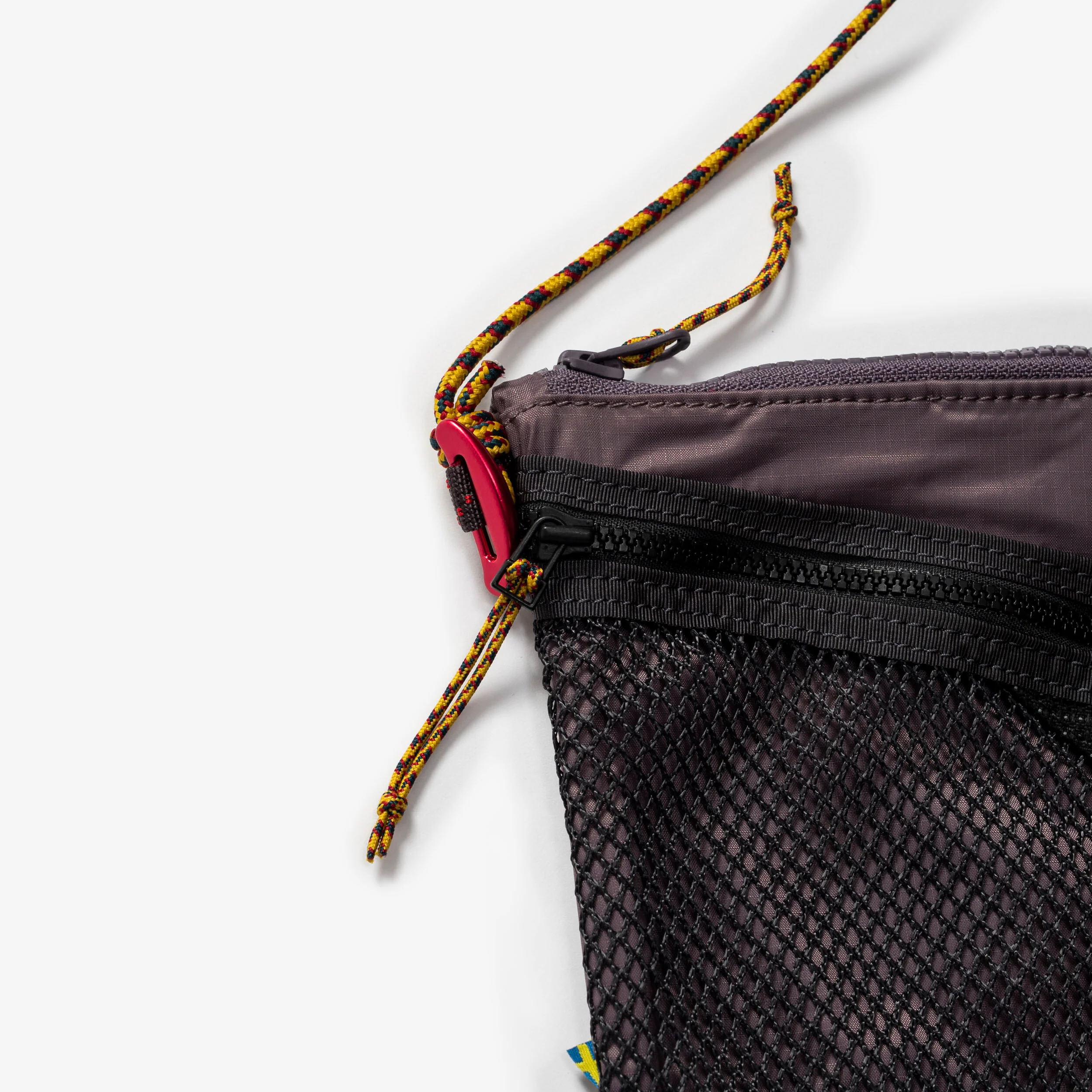 Algir Accessory Bag Medium - Image 3