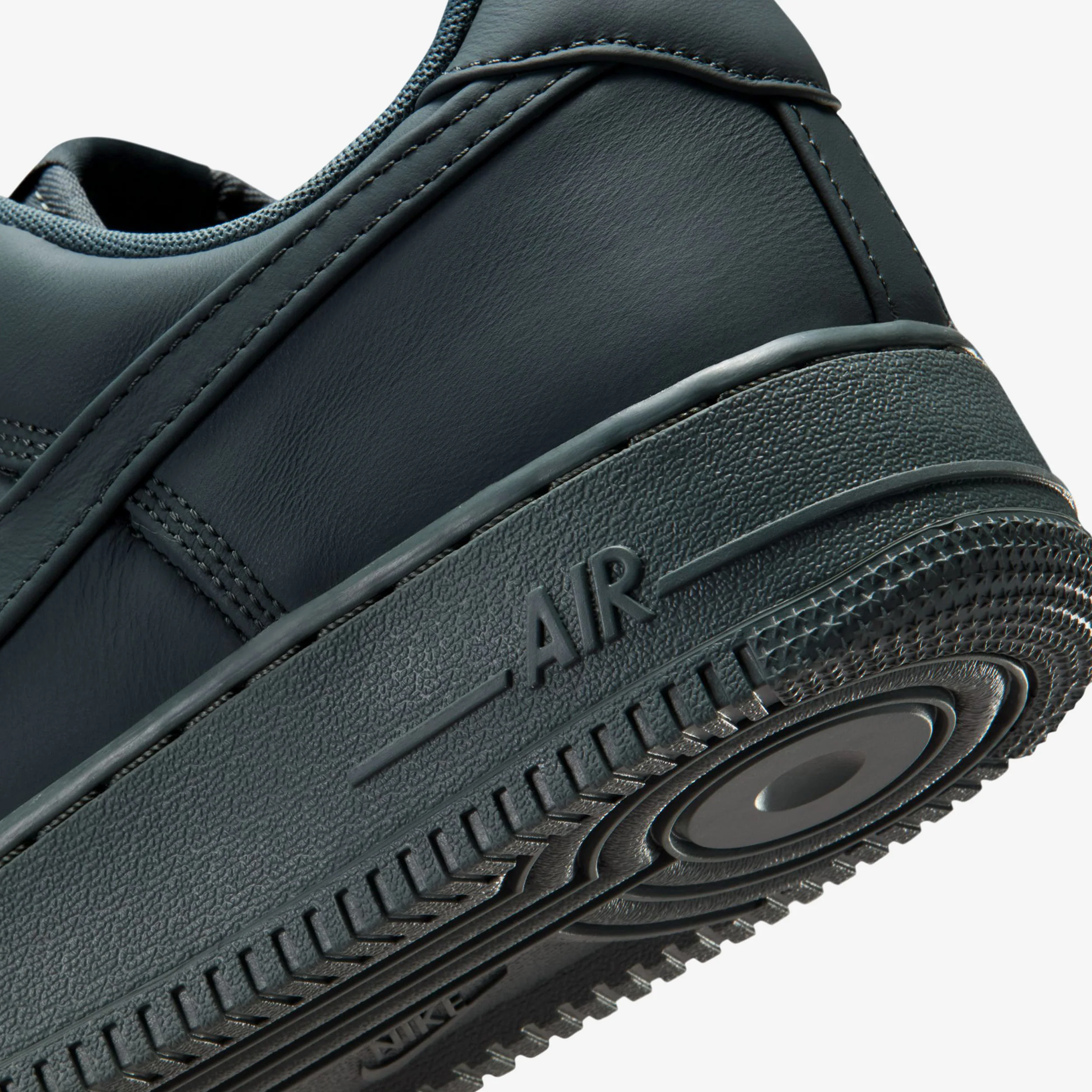 Air Force 1 Low Retro Premium - Image 7