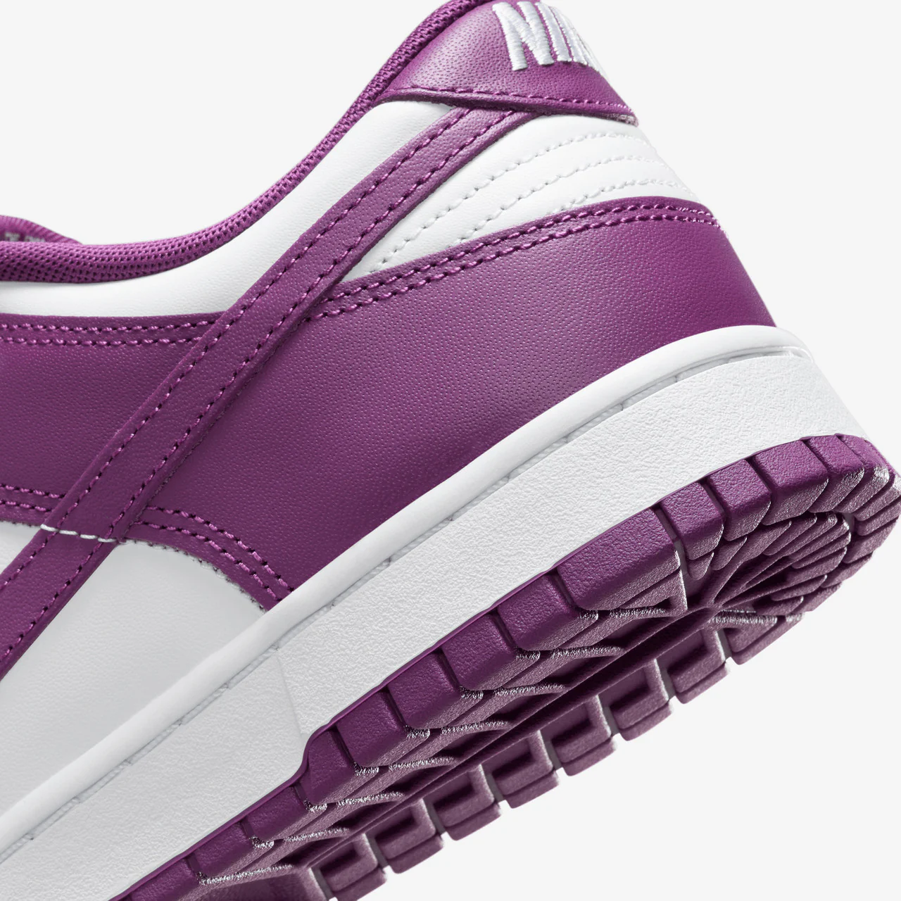 Dunk Low Retro - Image 11