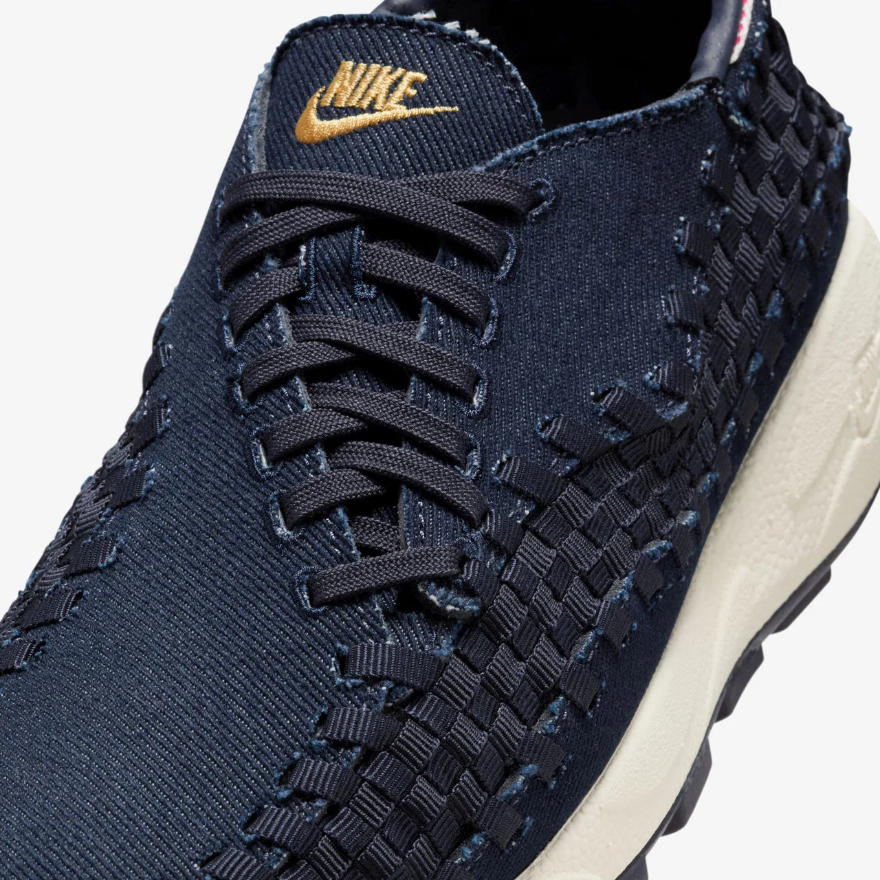 Wmns Air Footscape Woven - Image 7