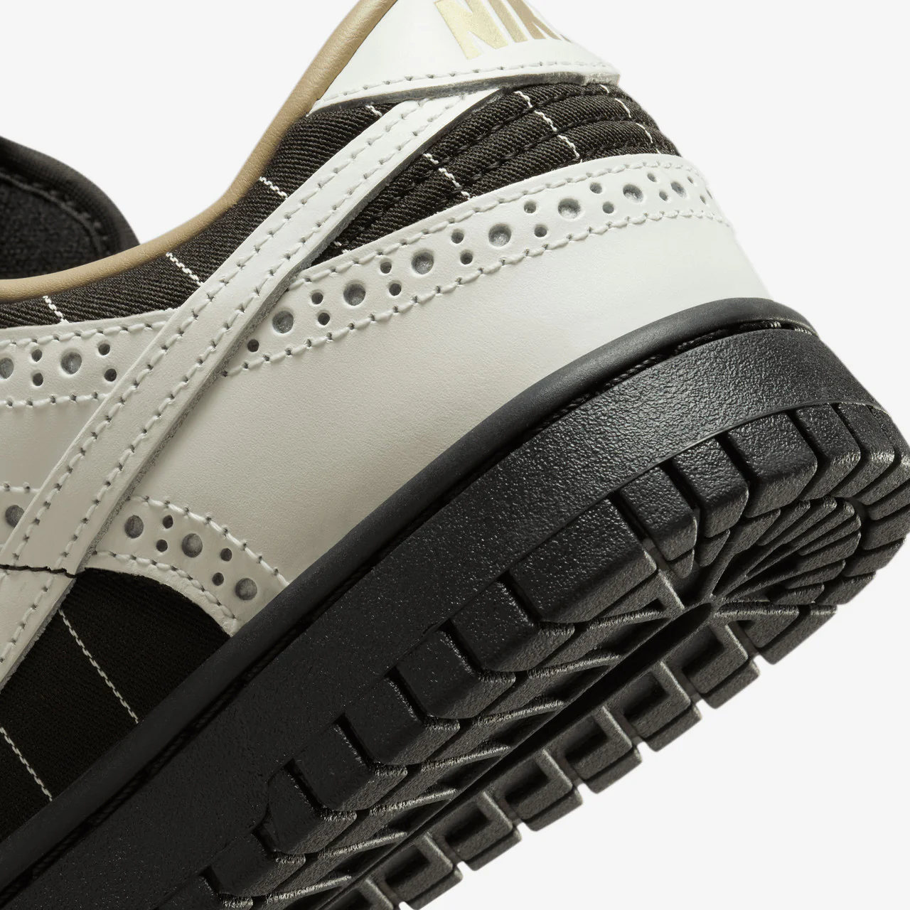Wmns Dunk Low LX - Image 8