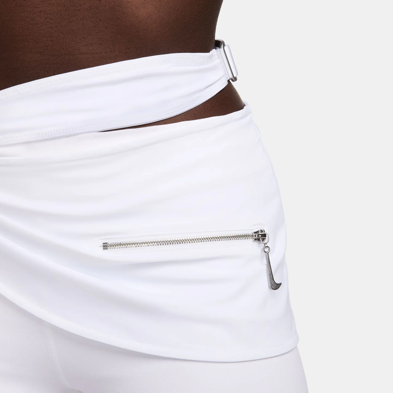 Wmns Le Layered Short x Jacquemus - Image 4
